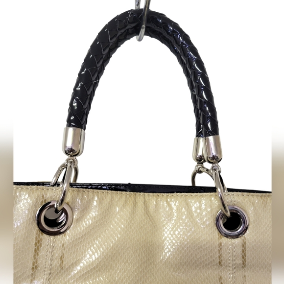 White House Black Market Carry All Tote - Picture 4 of 8